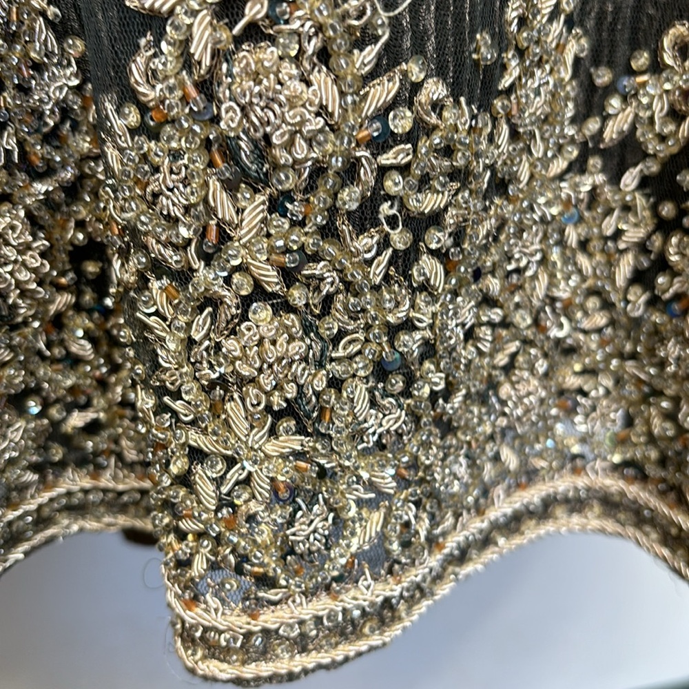 Maxi skirt with elaborate embroidery - Picture 3 of 10